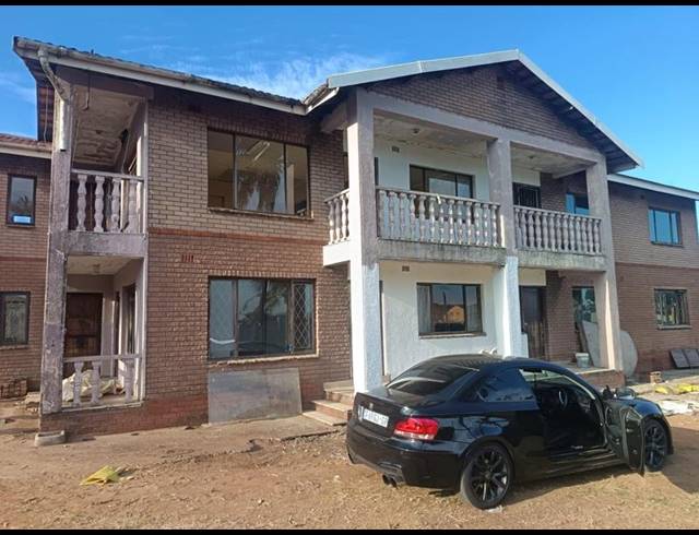11 BEDROOM HOUSE FOR SALE IN ISIPINGO RAIL